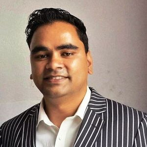 धीरेन्द्र आचार्य