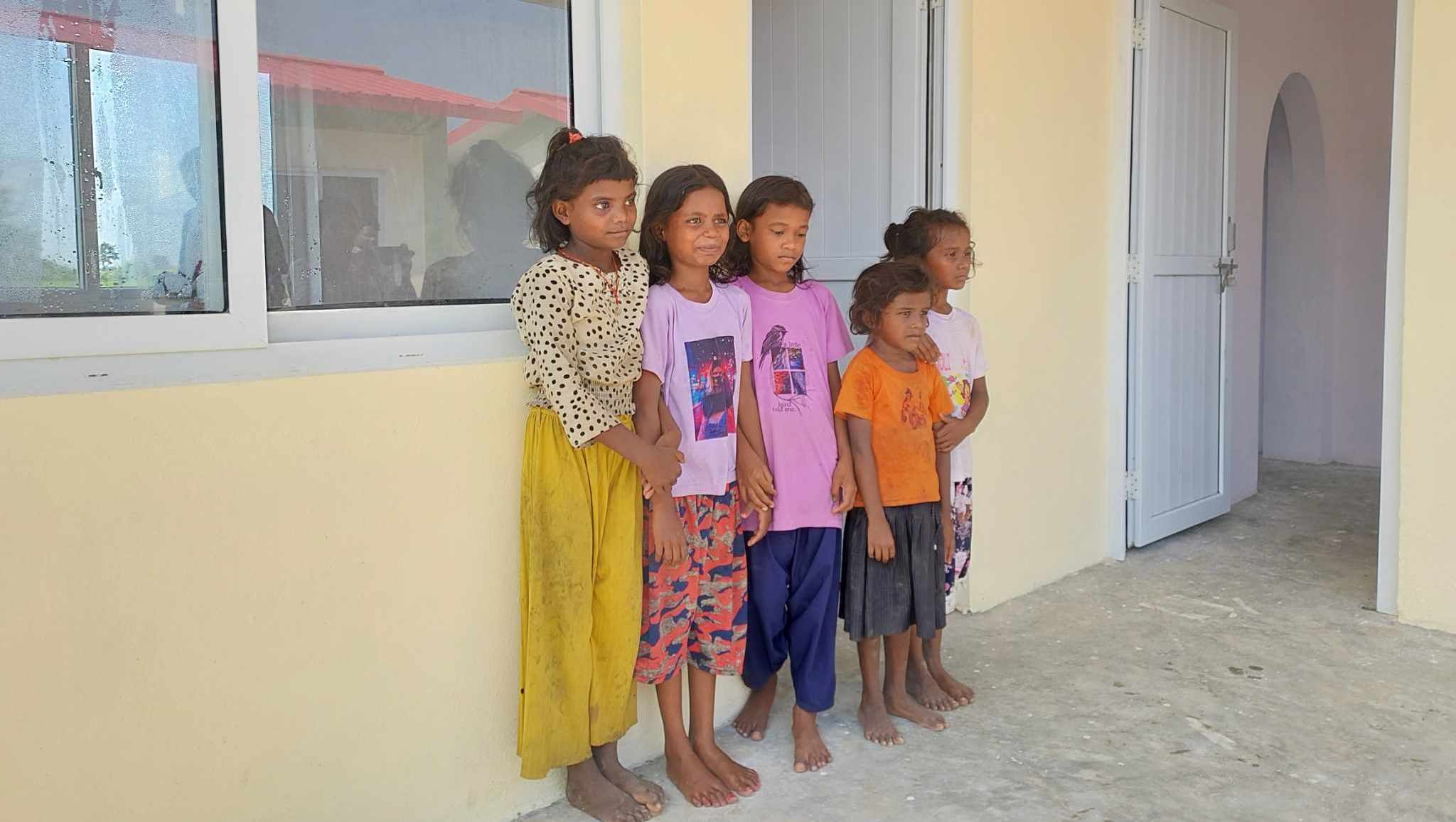 राजी राणाले ८ करोड लगाएर बनाइदिएको घरमा बस्न पाउँदा २० मुसहर परिवार दंग