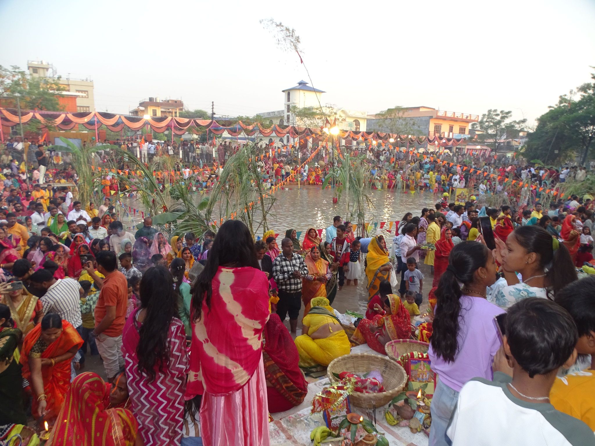 रुपन्देहीमा छठको उल्लास (तस्वीरहरू)