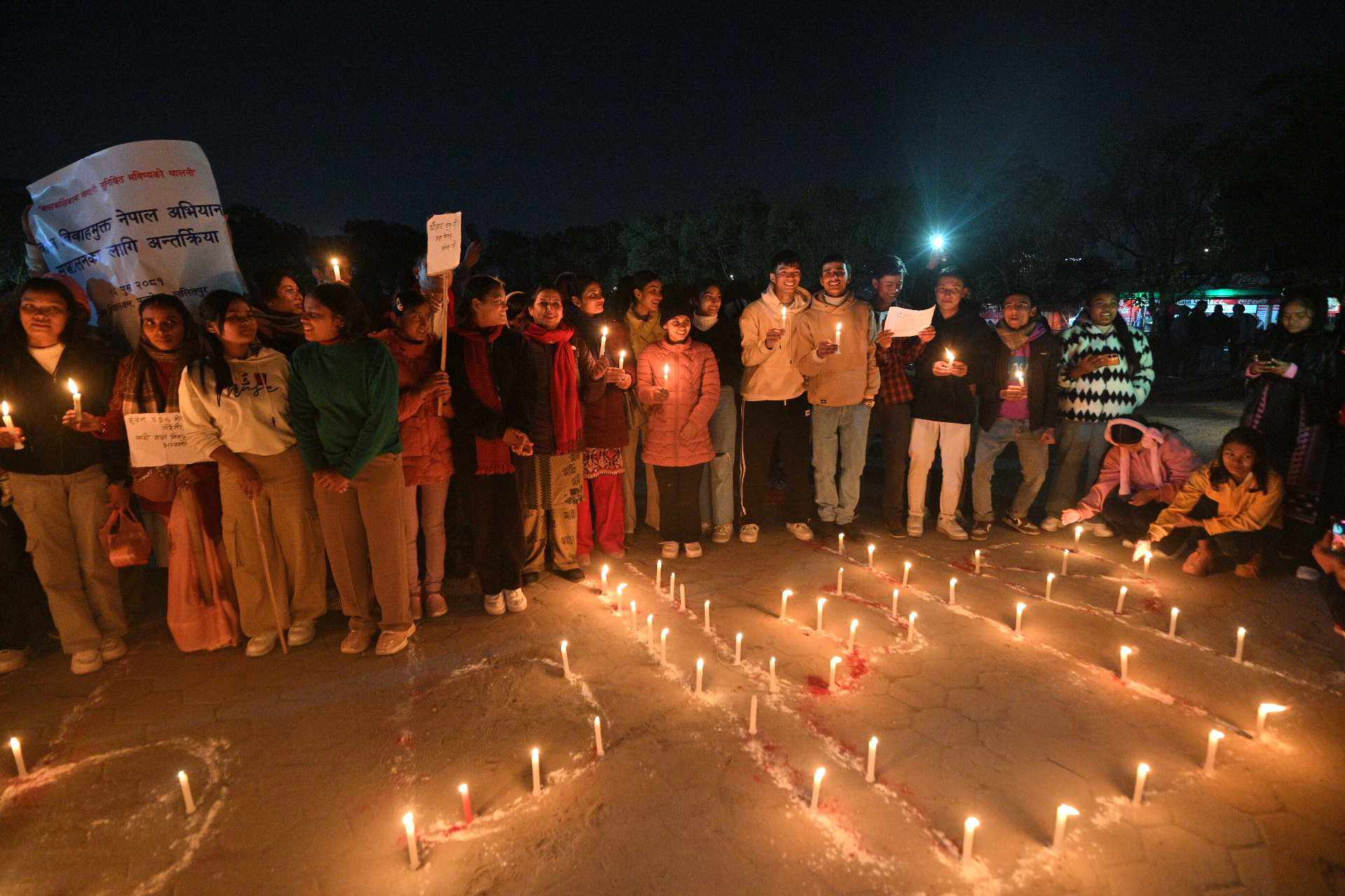 बालविवाहविरुद्ध काठमाडाैंमा दीप प्रज्ज्वलन (तस्वीरहरू)