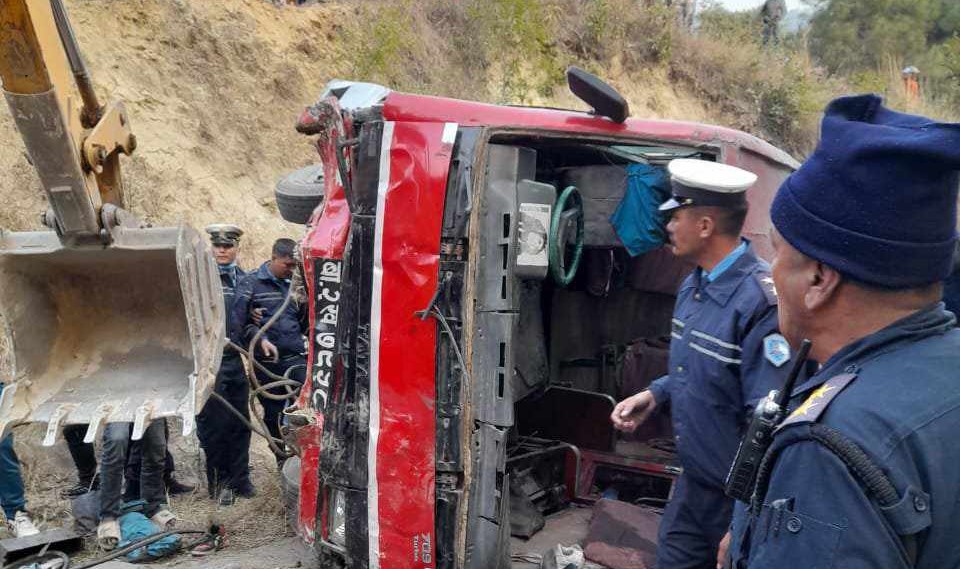 शंखरापुर दुर्घटनामा मृत्यु हुने तीन विद्यार्थीको पहिचान खुल्यो 