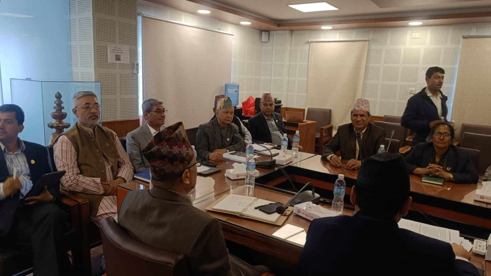 शिक्षक-सरकार वार्ताका भित्री कुरा– भदौसम्म ऐन नआउने विषयदेखि चर्काचर्कीसम्म