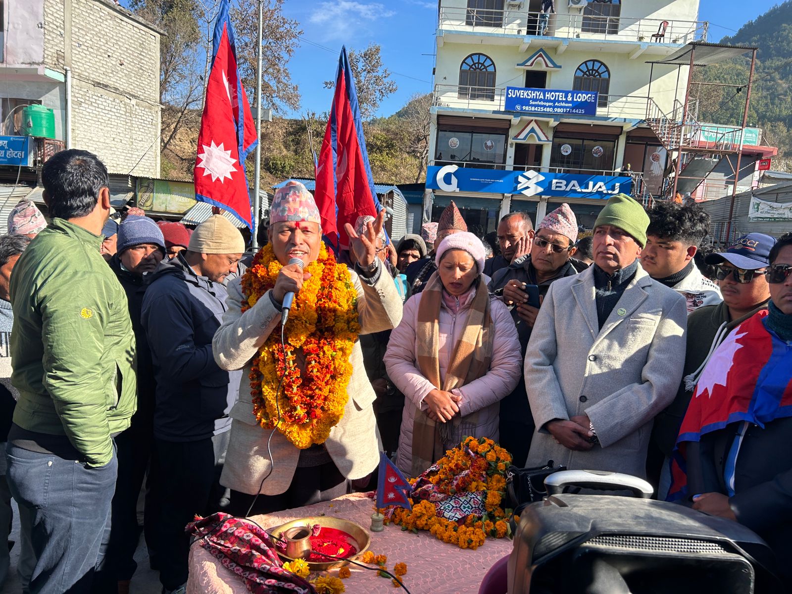 अछाममा भीम रावल: पार्टी छोड्न तयार छैनन् नेता-कार्यकर्ता