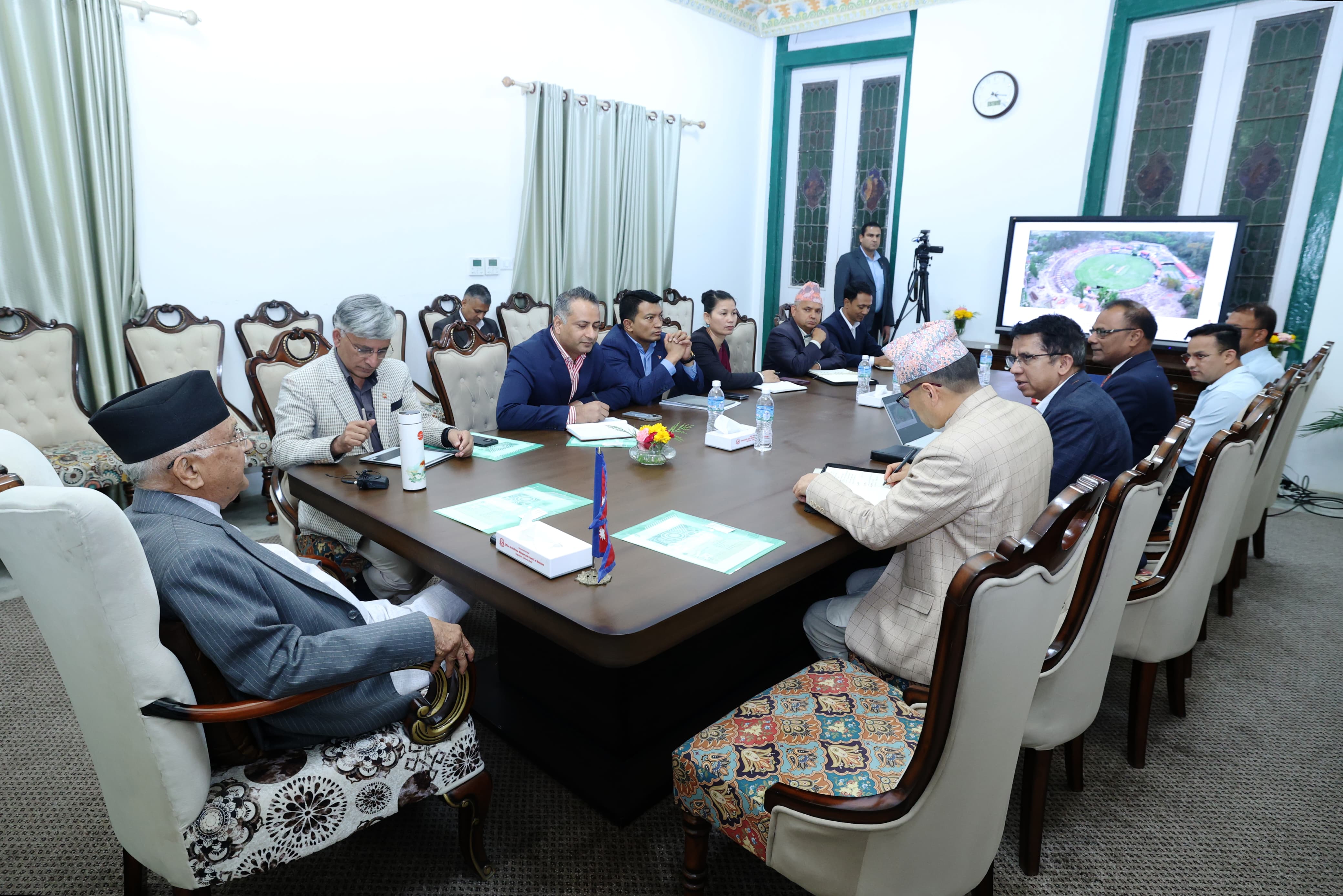 त्रिवि क्रिकेट मैदानबारे प्रधानमन्त्रीको पहिलो निर्णय नै कार्यान्वयनमा ढिलाइ, निर्माण कम्पनीसँग ओलीले लिए स्पष्टीकरण
