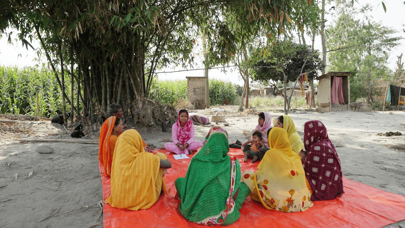 समाज सुधार्ने अठोटका साथ अविराम क्रियाशील स्वयंसेवक