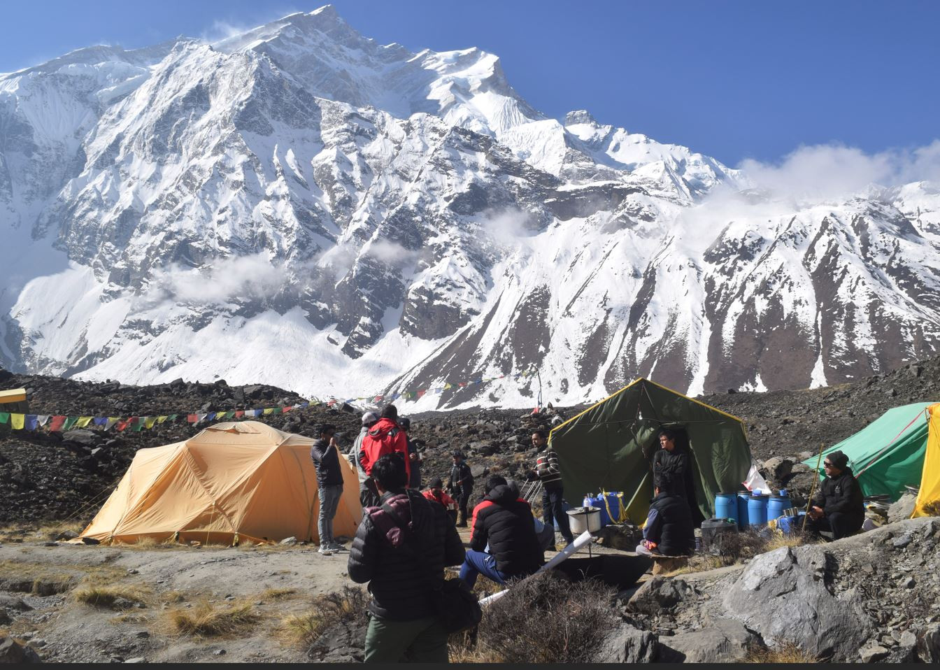 सुनसान अन्नपूर्ण पदमार्गमा बढ्न थाल्यो पर्यटकको चहलपहल