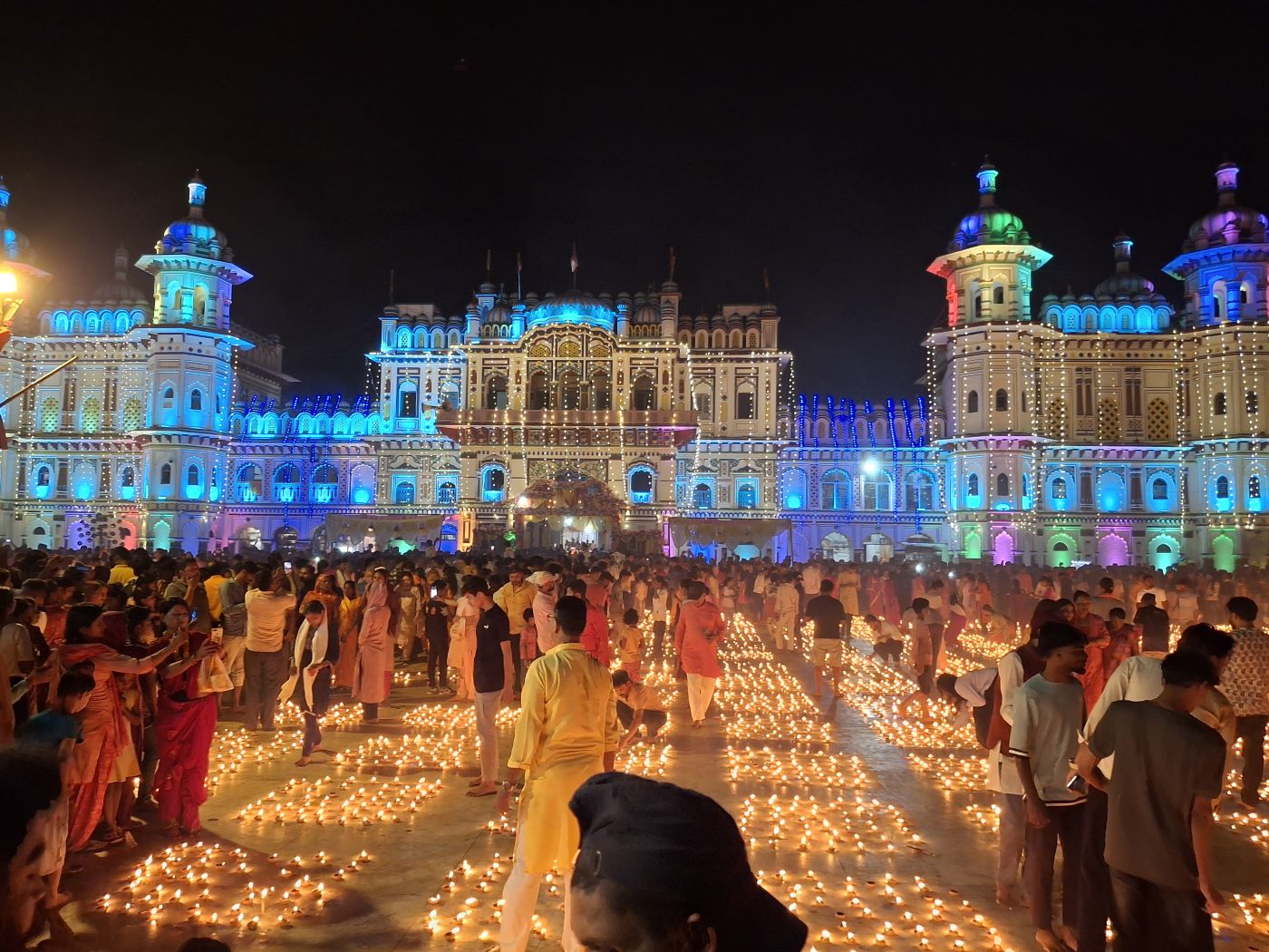 जानकी मन्दिरमा गरियो दीपावली