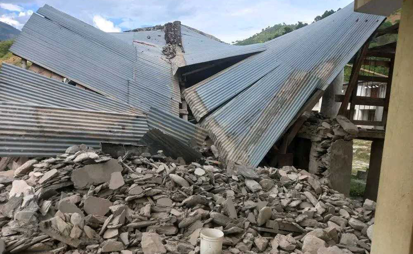 बझाङमा भूकम्पमा परी दुई जना घाइते, पहिरोले राजमार्ग अवरुद्ध