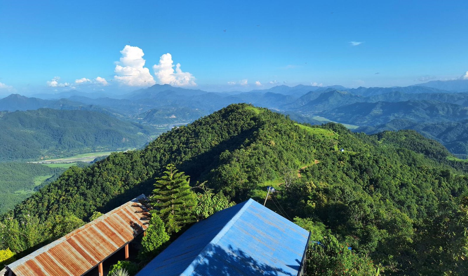 बाटोको असुविधाले ओझेलमा गलेखामकोट