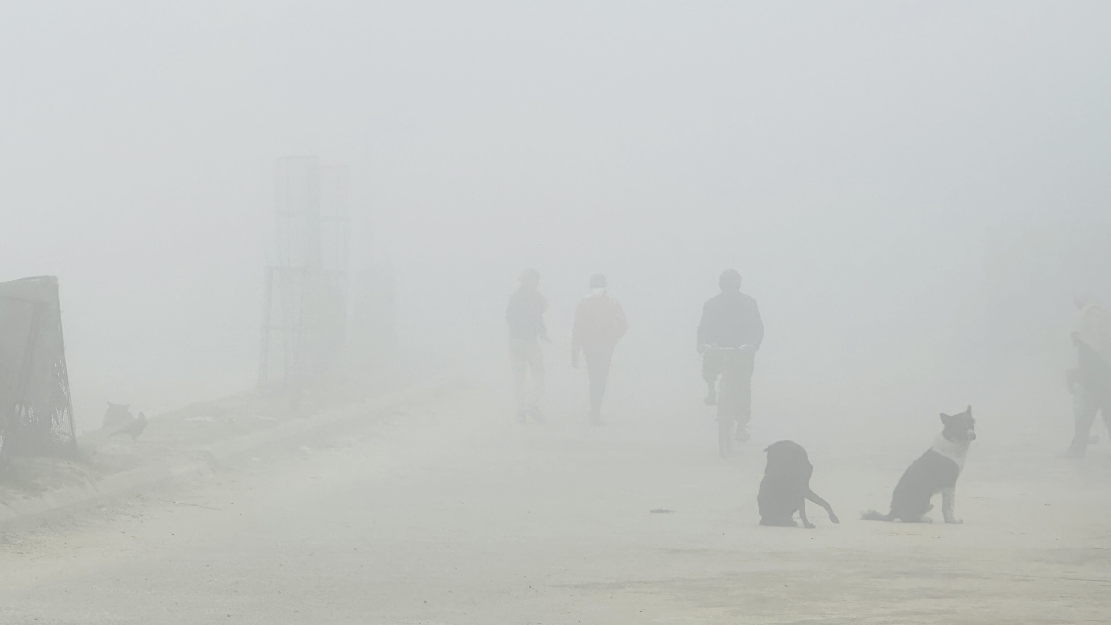 हुस्सु र कुहिरोले हवाई उडान प्रभावित