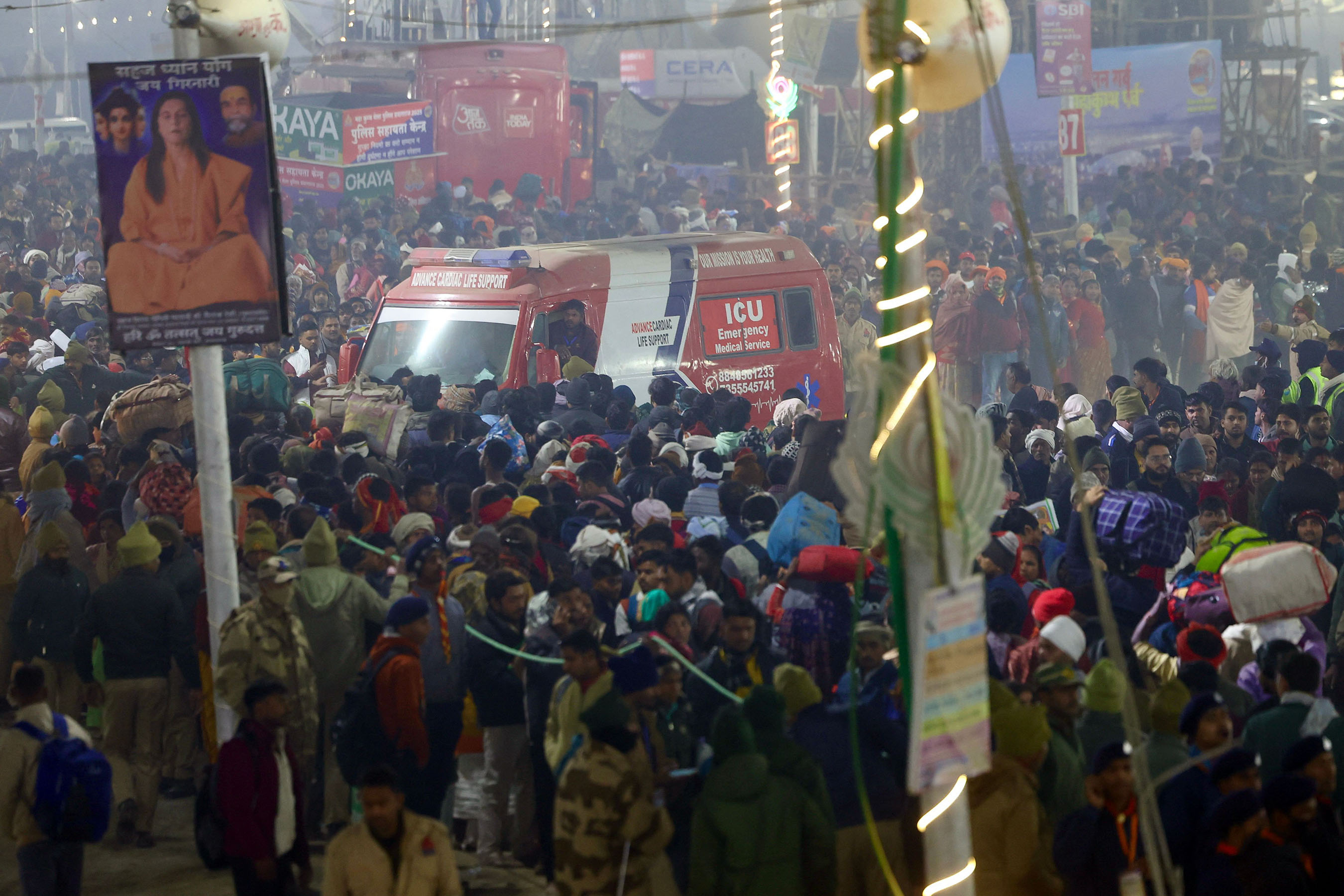 भारतमा महाकुम्भ मेलामा भागदौड हुँदा मृत्यु हुनेको सङ्ख्या ३० पुग्यो