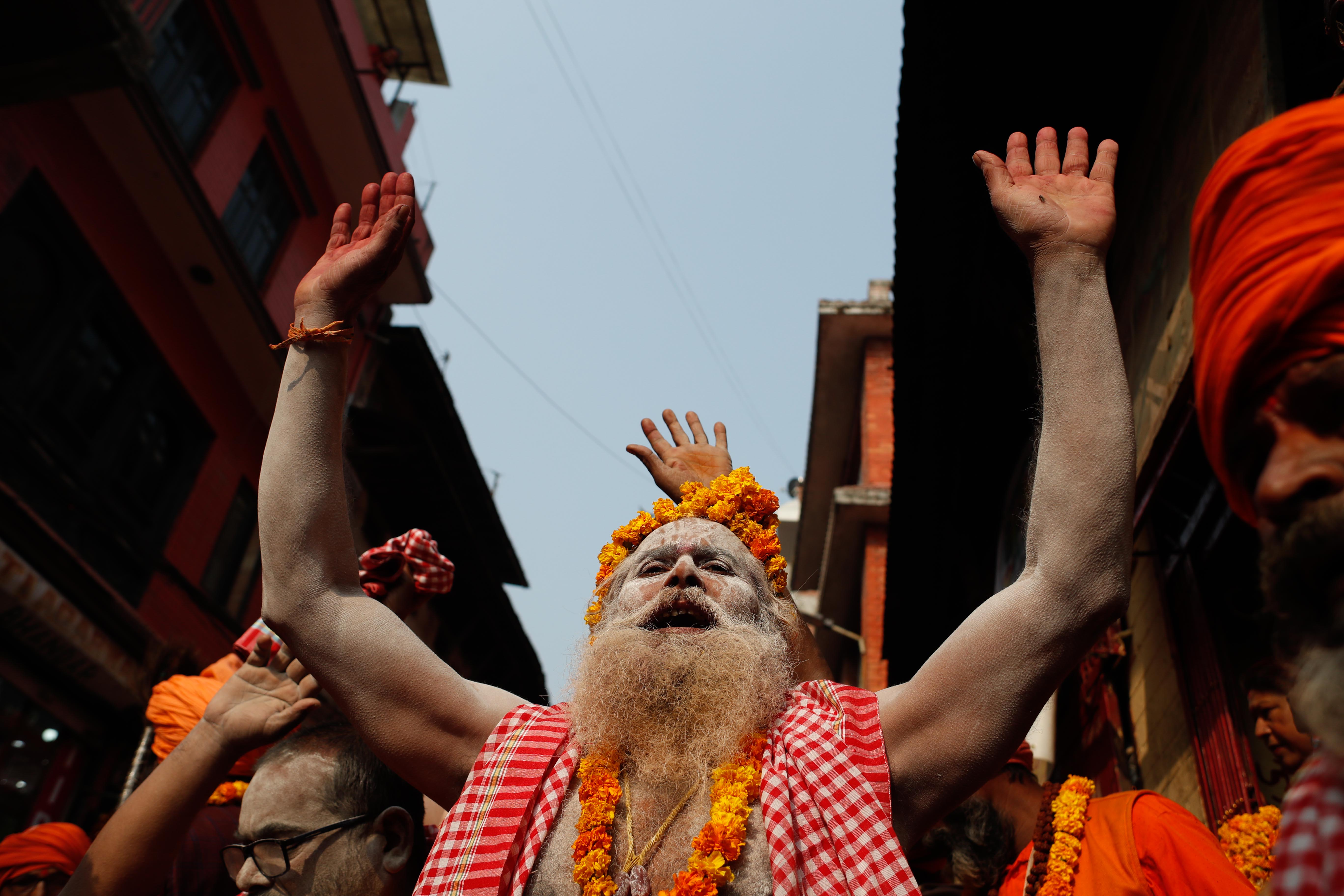 आउन थाले नागाबाबा, जन्तीसहित गरे पशुपतिनाथ मन्दिर प्रवेश (फोटो फिचर)