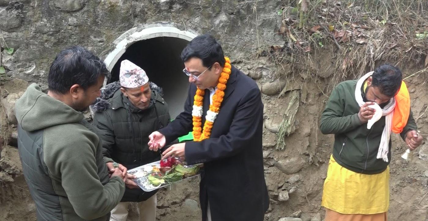 धनगढीलाई डुबानबाट जोगाउन ढल निर्माण थालियो 