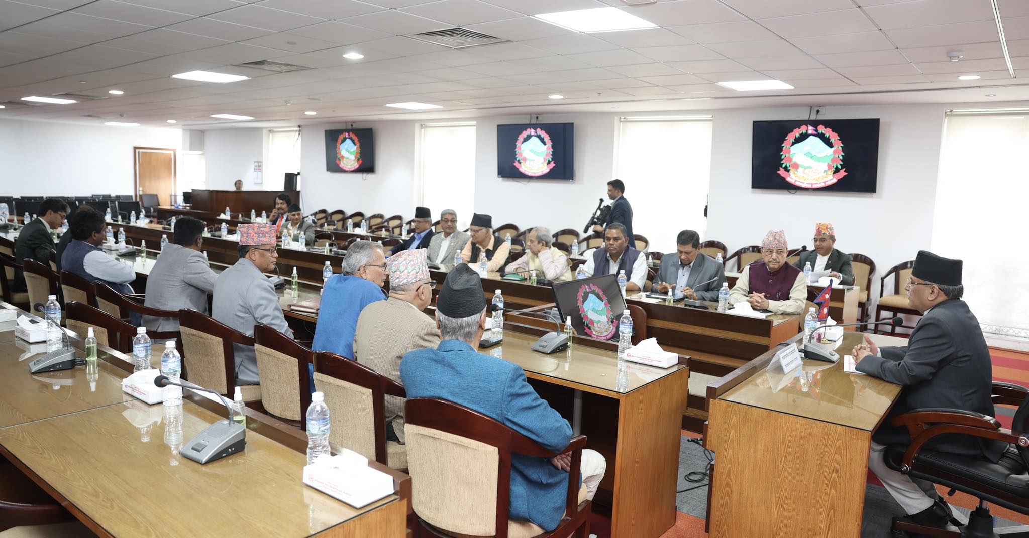 सत्ता गठबन्धनको बैठकमा अर्थमन्त्रीले गरे बजेटको आकार बढाउने प्रस्ताव