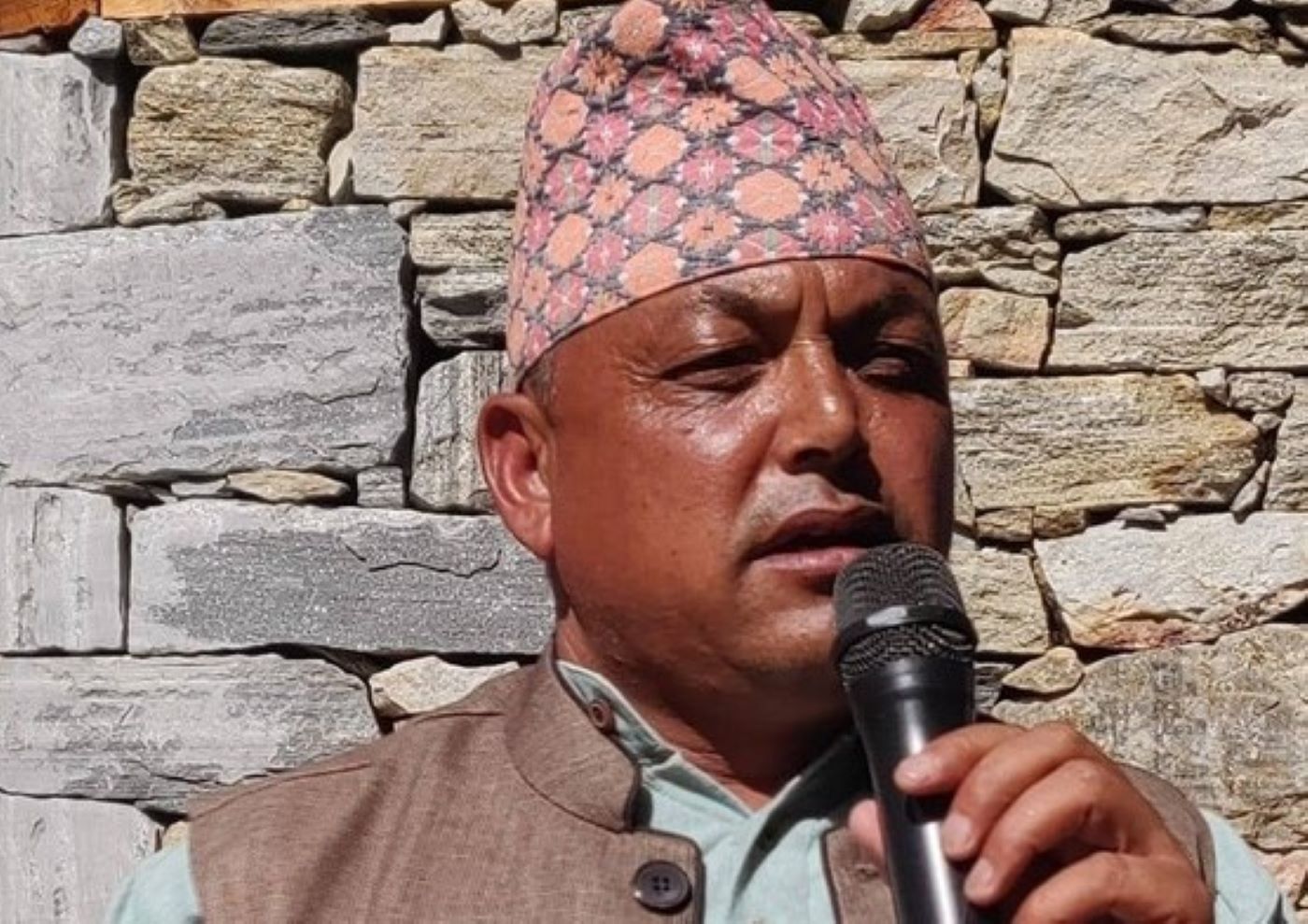 हुम्लामा दैनिक ८ घण्टा लोडसेडिङ छ, धेरै बस्ती दियालो र झरोको भरमा छन् : जयपति रोकाया
