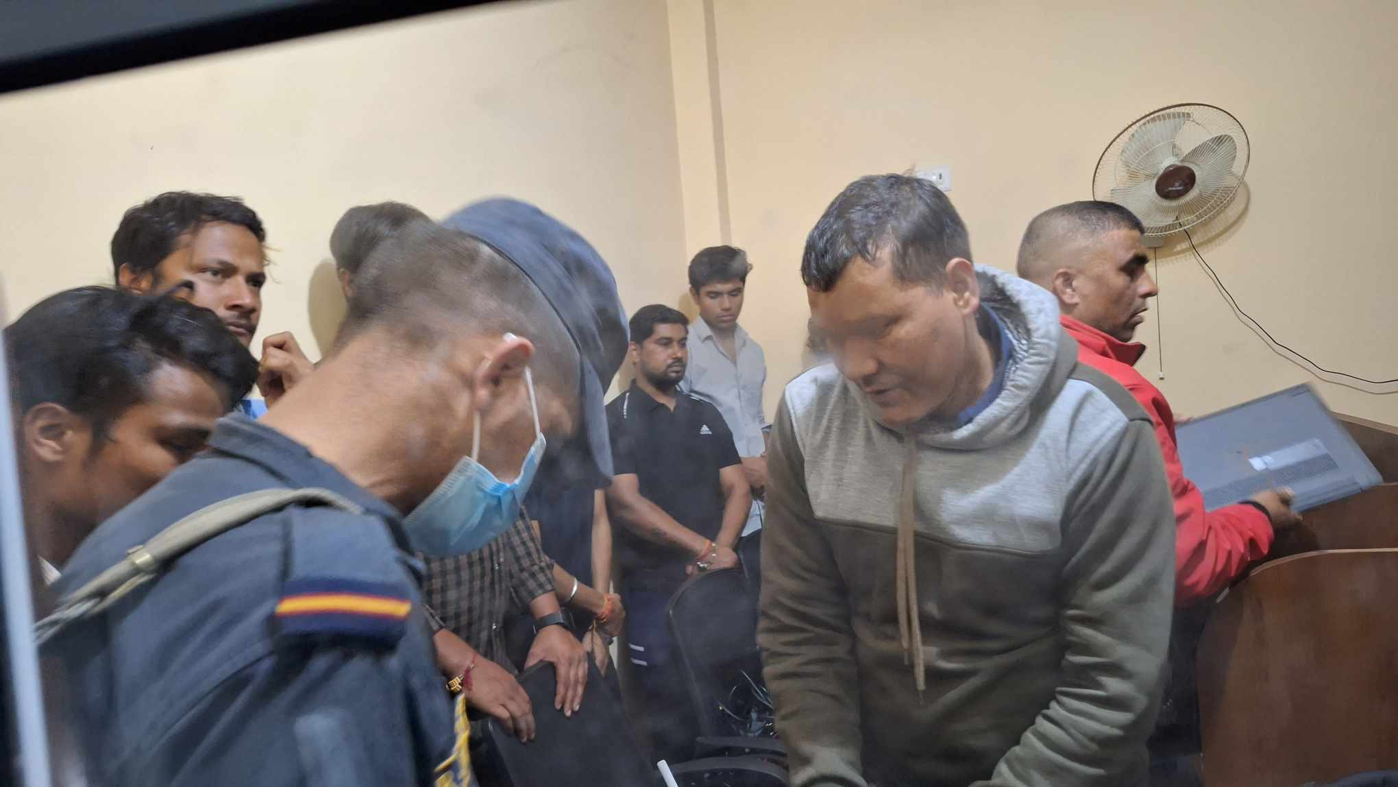 कैलालीमा बैंक खाता ह्याक गर्ने गिरोह पक्राउ