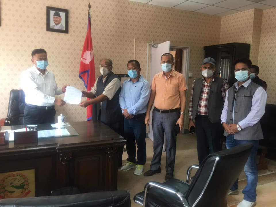 टेम्पो र माइक्रोबसलाई पनि संचालन अनुमति दिन यातायात व्यवसायीको आग्रह