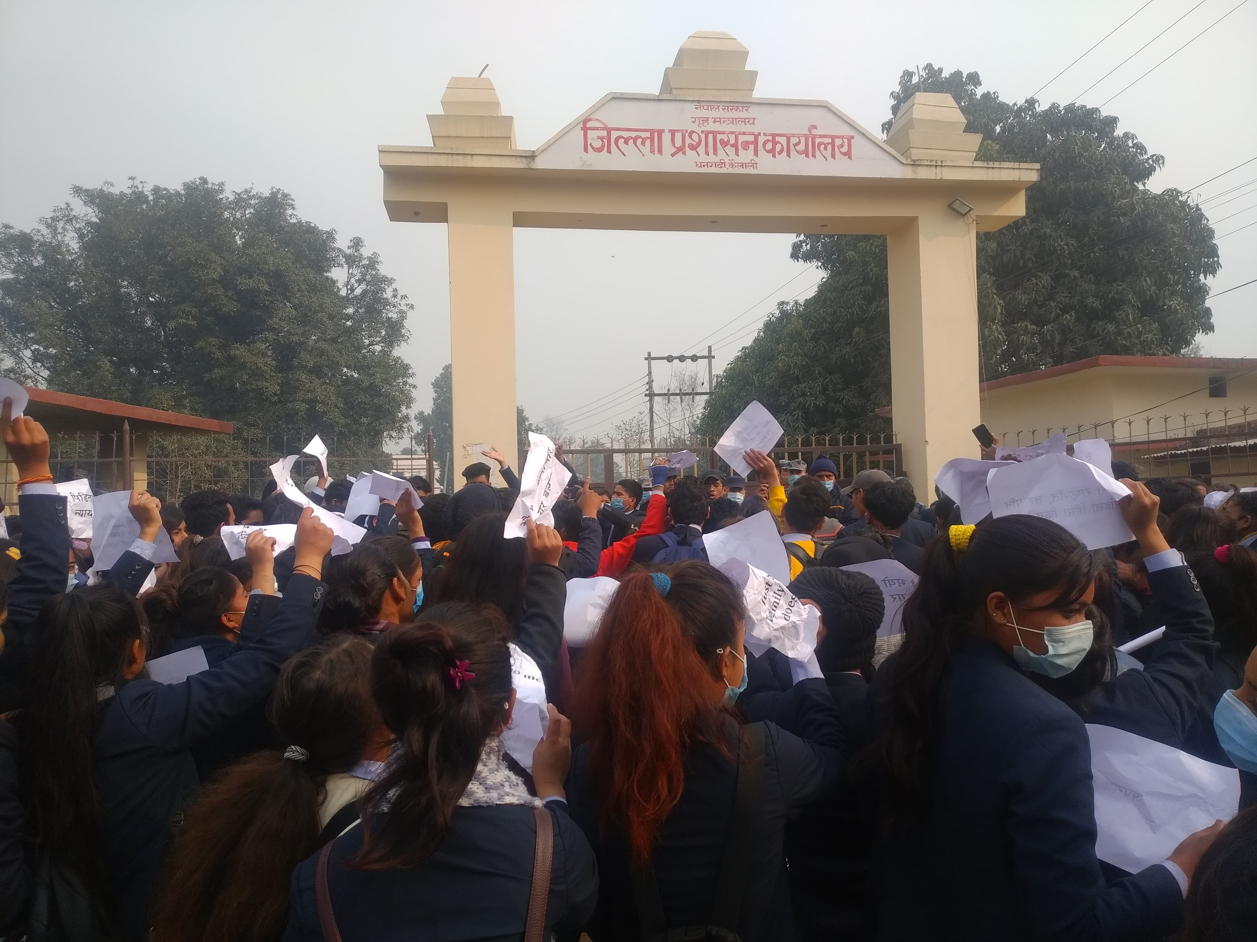 भागरथी हत्या प्रकरण : दाेषी पहिचान गरी कारबाही माग गर्दै विद्यार्थीकाे प्रदर्शन