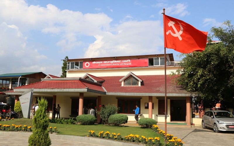 पार्टी फुटाएपछि कार्यालय कब्जामा नेकपा, धुम्बाराहीदेखि धनगढीसम्म कहाँ कसले लगाए ताला ?