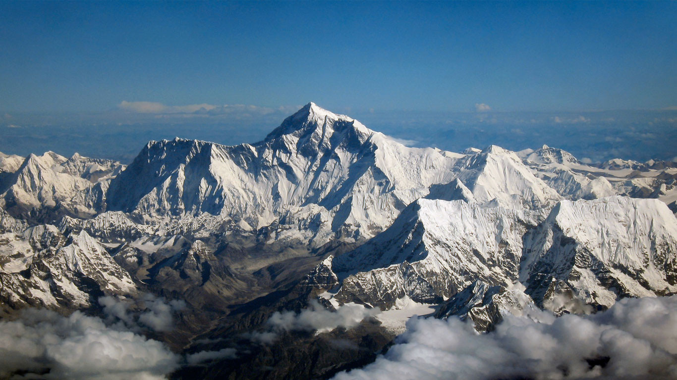 ६४ वर्षपछि सगरमाथाको  उचाइ पुनः नापिँदै 