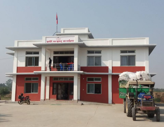 भन्सारको सुरक्षाः त्रिपालको बास