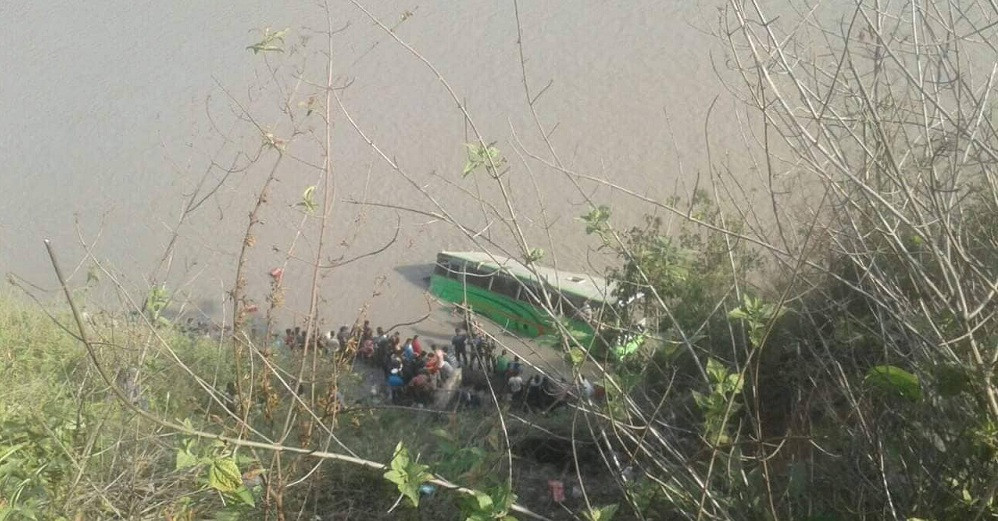 त्रिशूलीमा बस दुर्घटना : आमा र दिदी पर्खिरहेकी छिन् स्वस्तिका