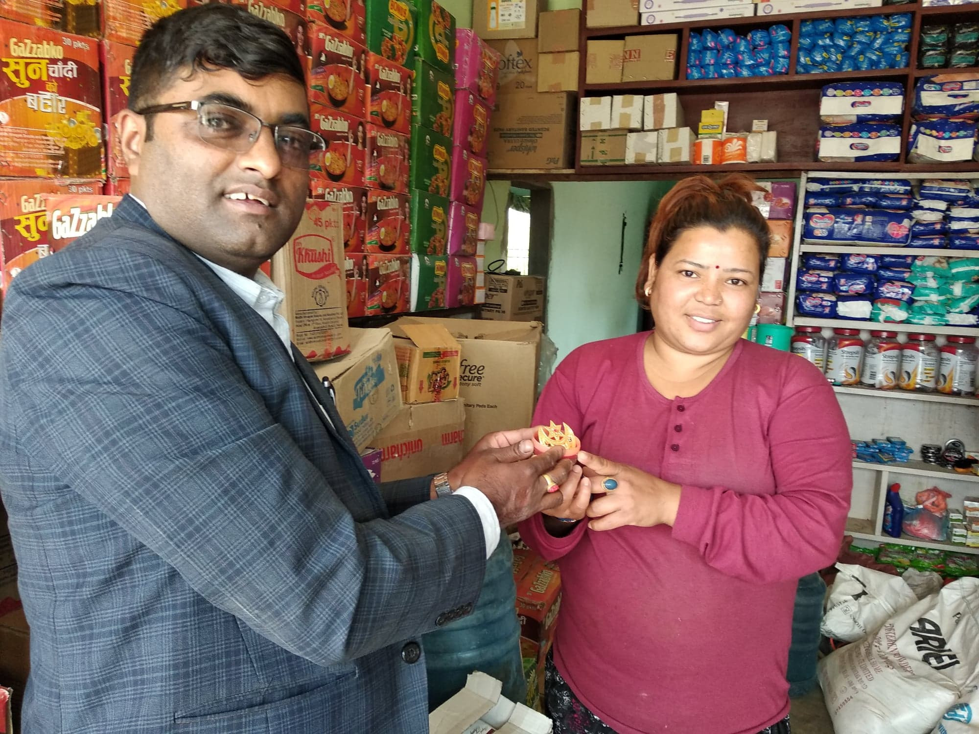 उषालाई सुनको चन्द्रमा