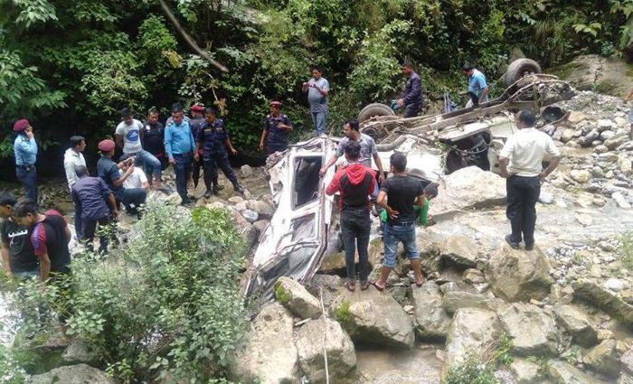 सुर्खेतमा बोलेरो जीप दुर्घटना हुँदा एक जनाको मृत्यु