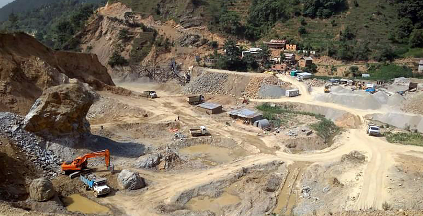 मापदण्डविपरीत क्रसर उद्योग र बालुवा प्रशोधन उद्योग