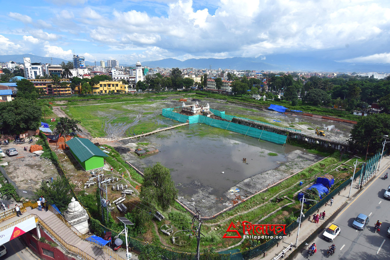 बाैरिदै छ रानीपोखरी