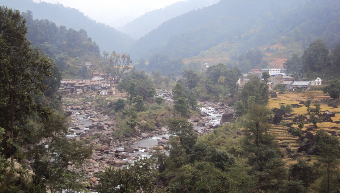 पहिरोले सभाखोला थुनियो, बाह्रबिसे बजार नै उच्च जोखिममा