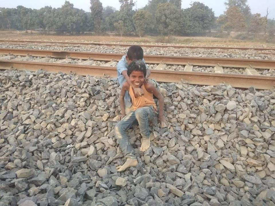 खेलमैदान बन्यो रेलवे लिक