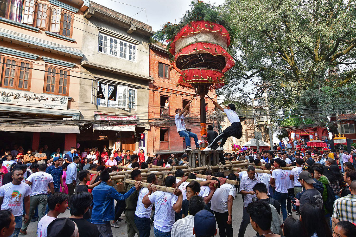 काहीँ नभएको जात्रा हाँडीगाउँमा (फोटोफिचर)