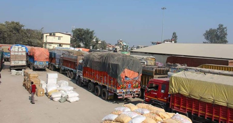 दुई महिनामा व्यापार घाटा दुई खर्ब ४४ करोड