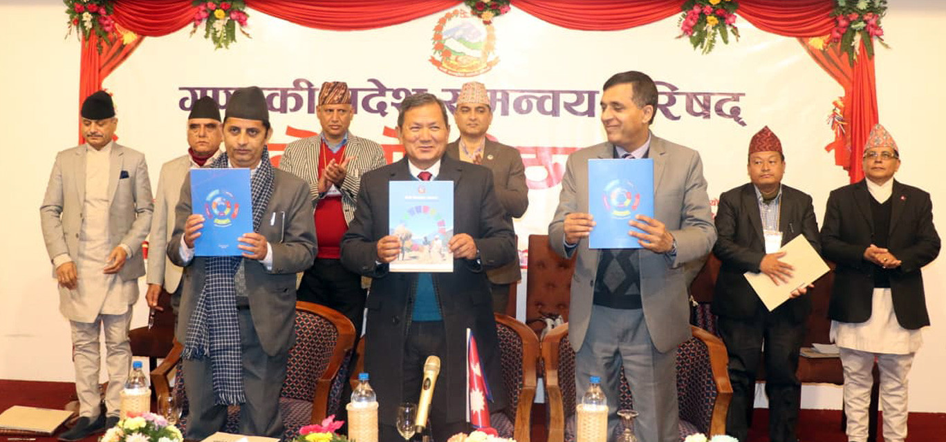 ‘जनतालाई पानीसमेत खुवाउन नसक्ने लोकतन्त्र के काम ?’