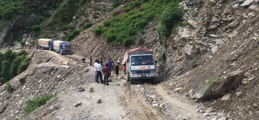 कर्णालीका ज्यानमारा सडक: हरेक तीन दिनमा एककाे मृत्यु