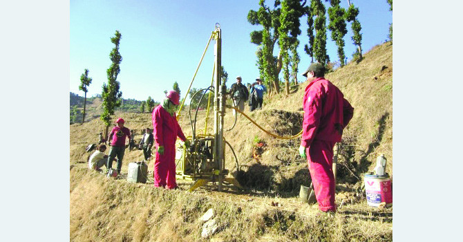 दैलेखमा पेट्रोलियम पदार्थ रहेको सुनिश्चित