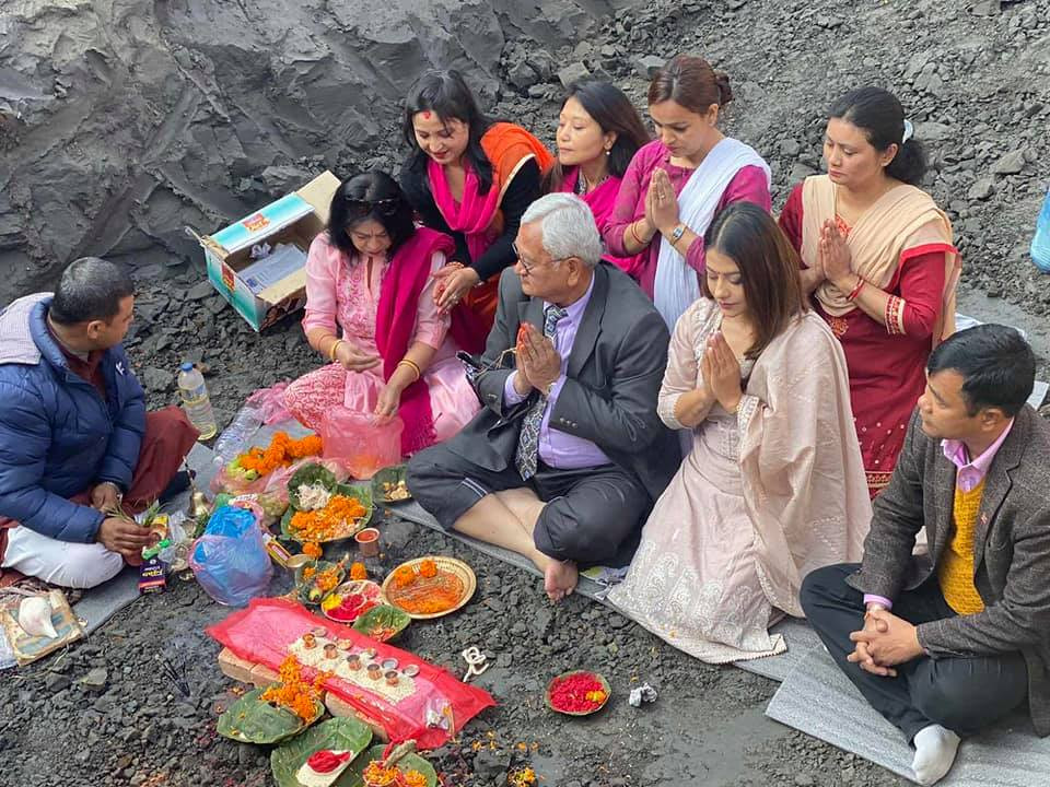 नायिका स्वेता खड्काले गरिन् क्यान्सर अस्पताल शिलान्यास
