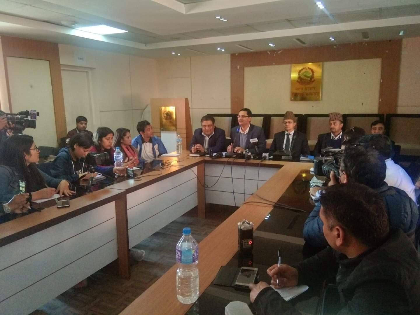 कोरोना संक्रमणको आशंकामा ६ जनालाई आइसोलेसनमा राखेर उपचार सुरु