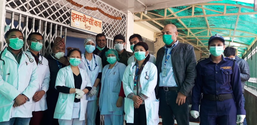 डाक्टरको पीडा : ३ दिनदेखि एउटै मास्क, अरूको त के कुरा