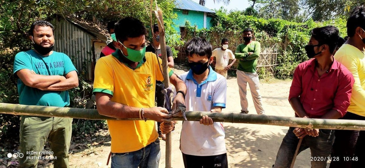 काेराेना संक्रमणबाट जाेगिन स्थानीयले लगाए ढाट