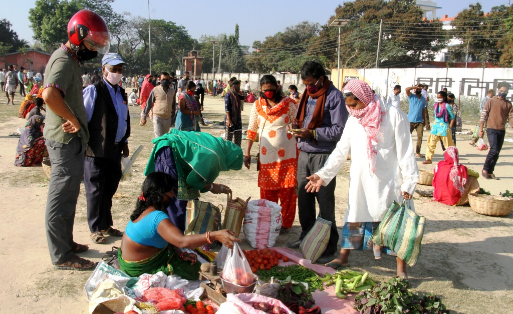 कोरोना त्रास : राजविराजको तरकारी बजार पनि बन्द