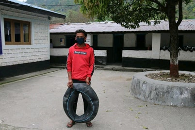 लकडाउनमा महाकाली नदीबाट ट्युबमार्फत मान्छे ओसार्ने १ जना पक्राउ