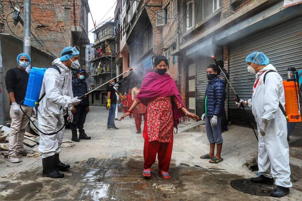 कीटनाशक झोल छर्किंदैमा कोरोना मर्दैन : स्वास्थ्य मन्त्रालय