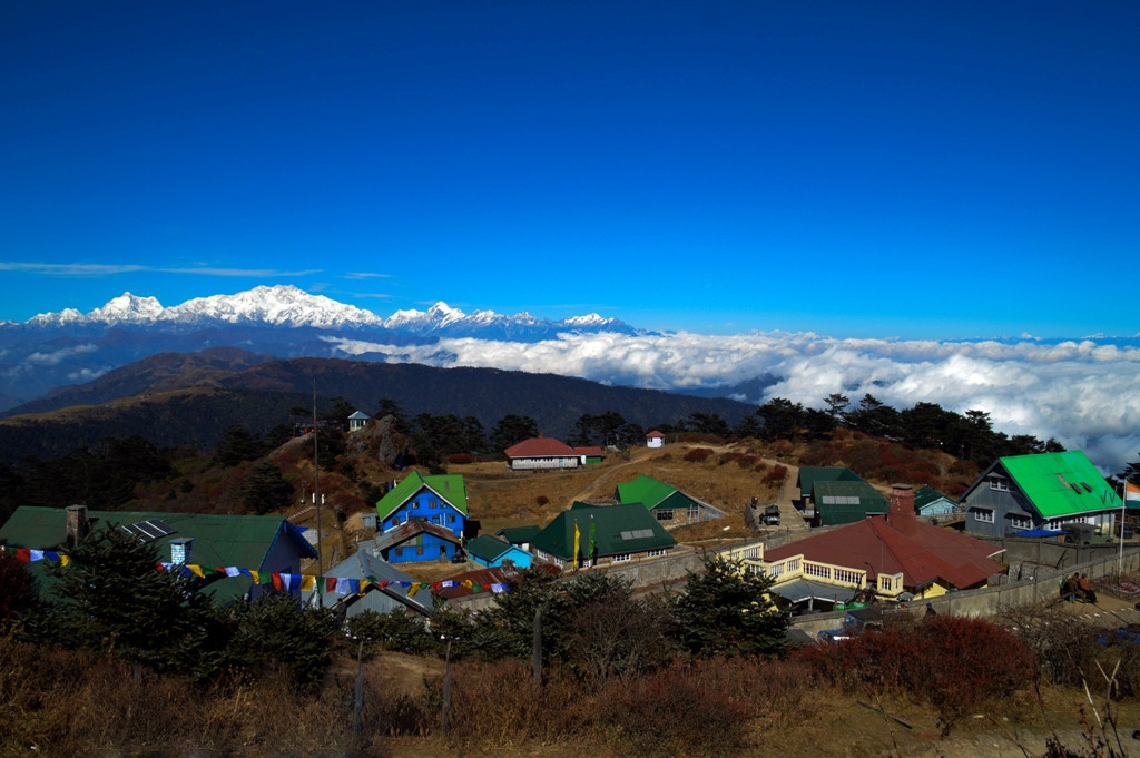 सुनसान छन् इलामका पर्यटकीय स्थल