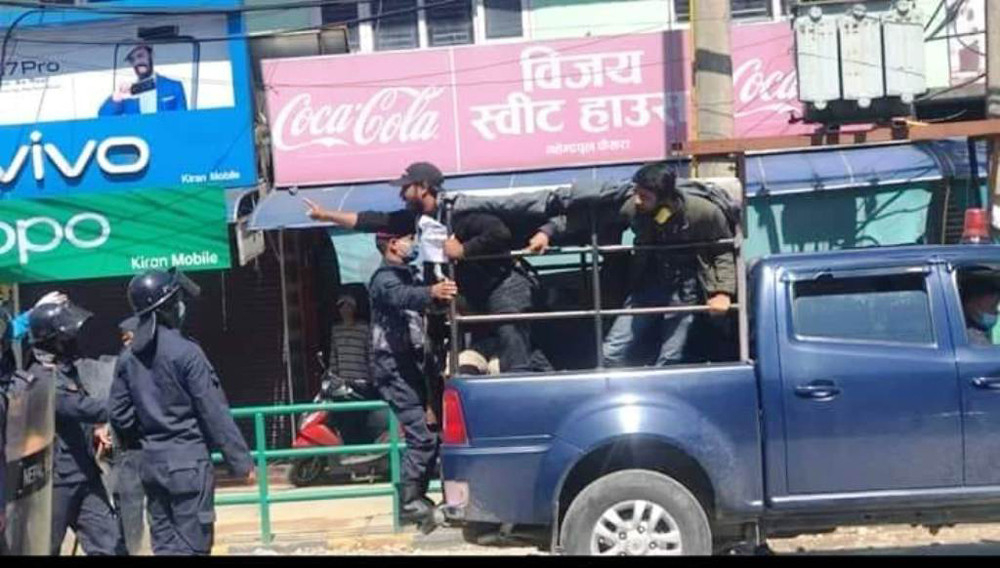 पोखरामा मोदीको पुत्ला दहन, ४ जना प्रहरी नियन्त्रणमा