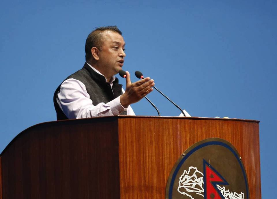 सरकारले सार्वजनिक खर्च घटाउने साहस गरेन : गगन थापा 