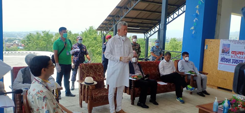 राजीवविक्रमले सहयोग गरे कर्णालीका अस्पताललाई १ करोडको स्वास्थ्य सामग्री