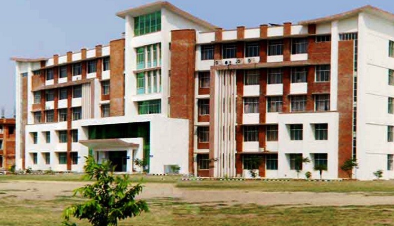 युनिभर्सल कलेजलाई सरकारको चेतावनी : कोरोना संक्रमितको उपचारमा सहयोग नगरे कारबाही