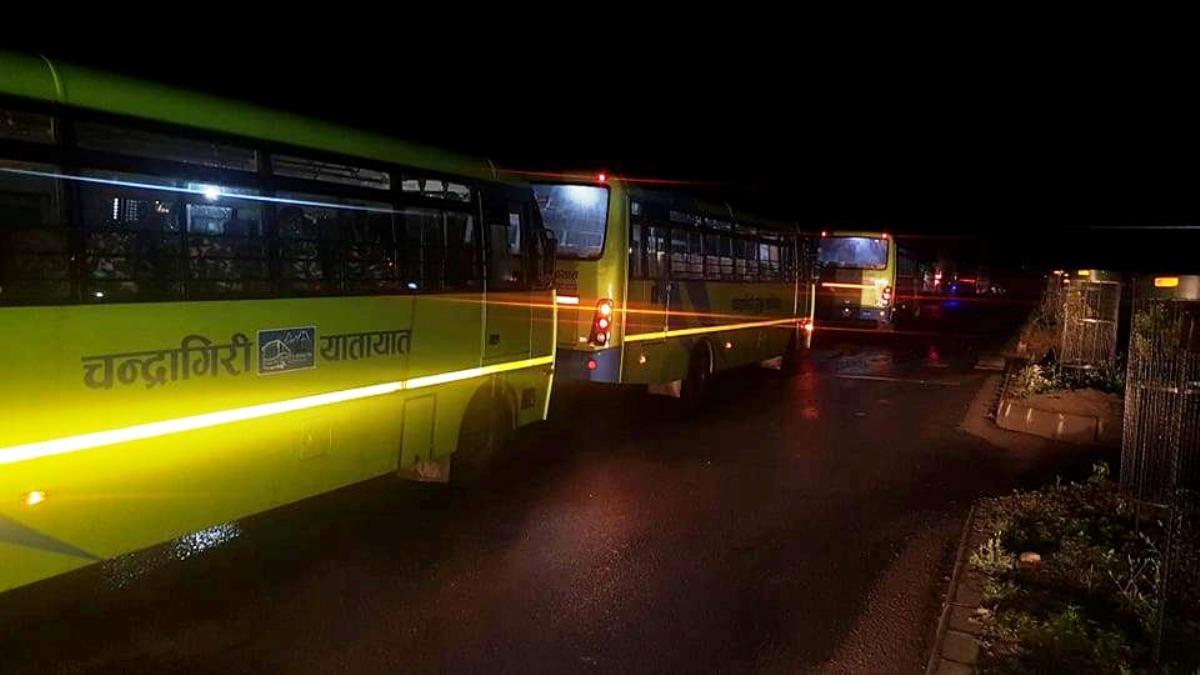 लकडाउन उल्लंघन : उपत्यकाबाट प्रहरीले नै पठाउन थाले विनापासका यात्रुबस